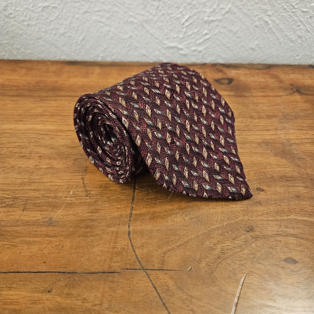 Lord &‎ Taylor Burgundy Beige Gray Geometric Tie 100% Silk Made In USA